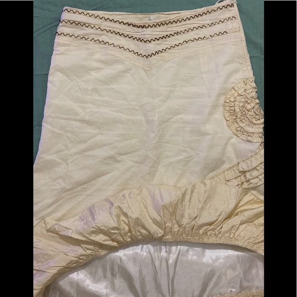 Coco & Tashi NWOT Beautiful beaded Skirt with floral designed and side zipper - Picture 11 of 16